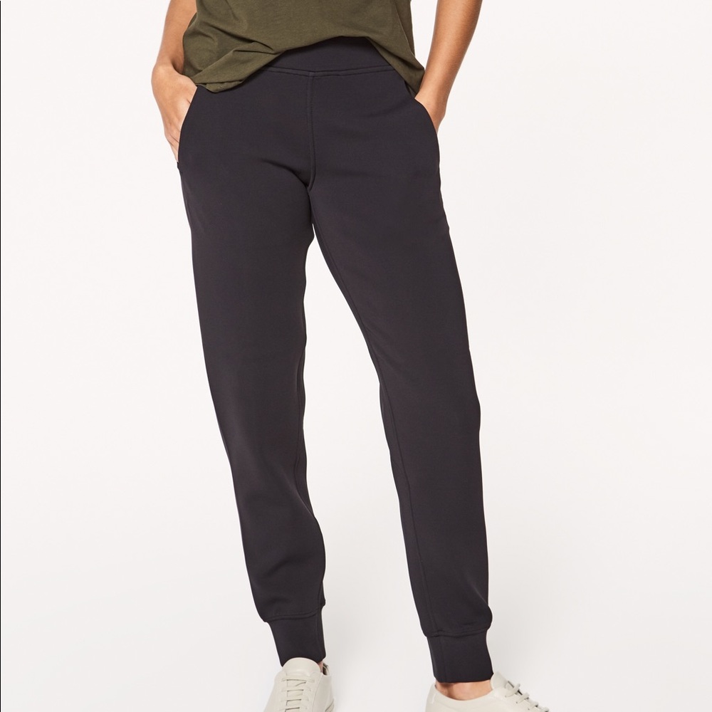 Lululemon embrace the space 6
